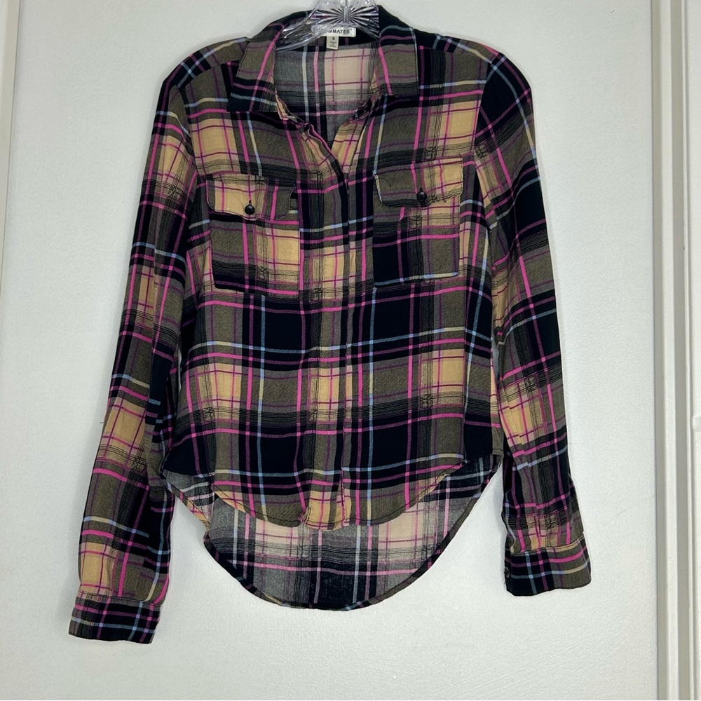 Roommates Women's Plaid Flannel High-Low Long Sleeve Button-Up Shirt Size Small